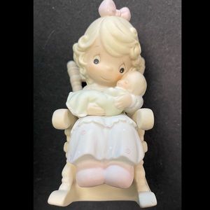 Love never leaves a mothers arms